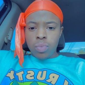 Meet your Posher, Dee